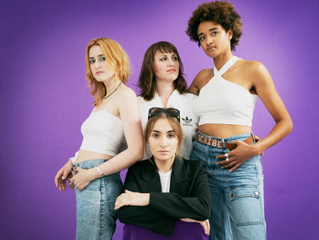 Paula Fürstenberg, Alisha Gamisch, Raphaëlle Red und Lena Brasch
